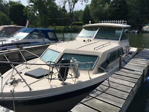 1981 Chris Craft Catalina 280