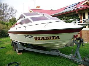 5.2 m C Runabout Half Cabin, 135HP outdoor moter, 2 indoor beds, sink, cooktop