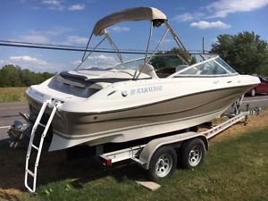2003 Four Winns 220 Horizon