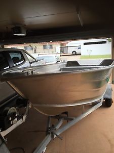 Boat 4.5m tinny with 30hp Mercury