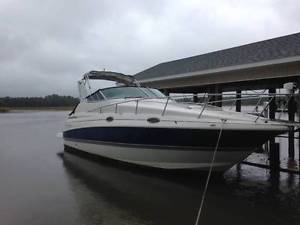 2005 Cruisers Yachts