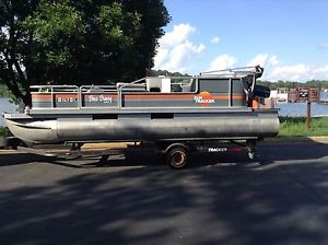 1987 SUN TRACKER BASS BUGGY
