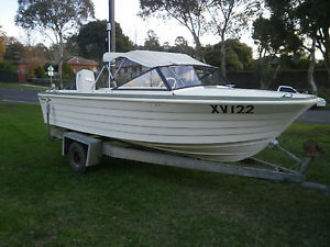 savage envoy fishing ski boat outboard johnson 50 hp ttilt trailer galvernized