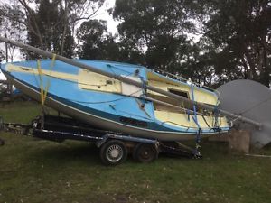 SAILING BOAT