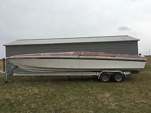 1981 Chris Craft Scorpion 312 with Trailer (Like Cigarette, Scarab, Fountain)