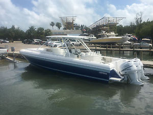 2004 INTREPID 370 CUDDY TRIPLE YAMAHA 225 4-STROKES DIVE DOOR AND AC LOADED