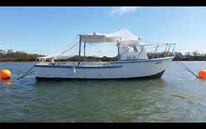 28 foot timber moored fishing boat warneet 80hp marine diesel cabin cruiser