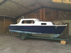Freeman 22 MK 1 circa 1958 River Boat rare twin engin with trailer