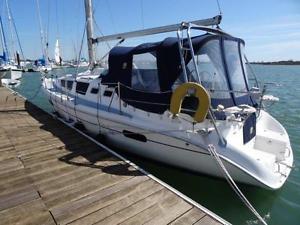 2005 Hunter Marine Model Legend 26