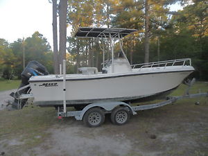 2002 Mako 221