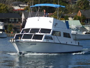 Hartley 30ft flybridge crusier amazing! drive away (port hacking syd) No Reserve