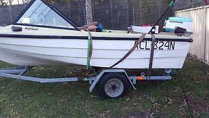 fibreglass boat cheap after a quck sale 25hp with electric start