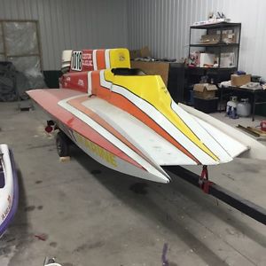1975 OMC SST90 race boat