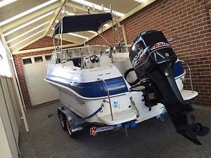 Haines Signature 650F Pursuit