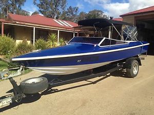 Haines Hunter 17ft Speed Boat