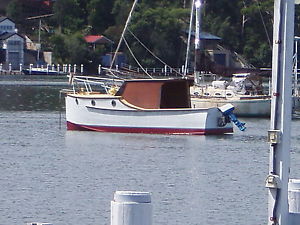 Wooden boat 23' vintage Kauri pine river cruiser, floating project.