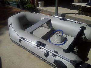 Inflatable boat 2.9m like new