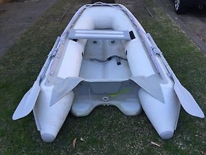 Inflatable Boat Sirocco comes with Oars zodiac mercury runabout cruiser