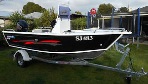 Brooker 460C Centre Console Boat