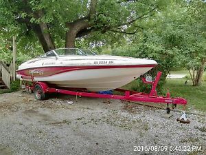 1995 Rinker Captiva 212