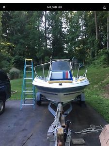 1987 BAYLINER 19 FOOT TROPHY CENTER CONSOLE