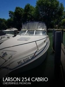 1999 Larson 254 Cabrio