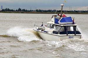 FLYBRIDGE 36. MOTORBOAT.CRUISER.NOT BROOM FAIRLINE SEALINE PRINCESS.BIRCHWOOD.