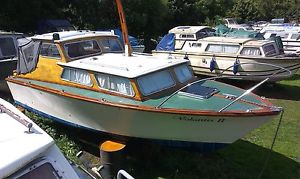 CLASSIC CABIN CRUISER