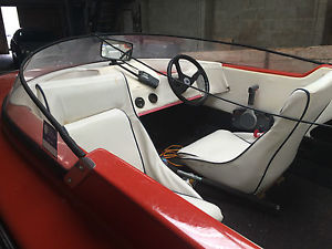 Shakespeare Magnum Speedboat Waverider with 90hp Yamaha Autolube Outboard
