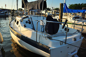 1983 HUNTER Built When They Built Strong Graceful Boats 27ft Coastal Cruiser Sloop