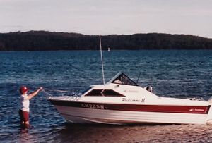 Sunchaser 5.0 Metre Half Cabin / 90 hp Mercury 2003 Salt Water Series Outboard