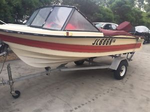 Stingray 4.2 Boat And Trailer - Motor Not Running
