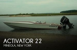 1989 Activator 22