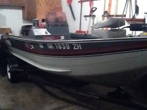 1990 Tracker 16 ft pro deep v