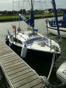 Hurley Silhouette Mk3 Yacht sailing boat Mariner four stroke 4hp outboard motor