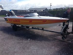 Speedboat 19ft With 200hp Mercury Engine 2.4 v6 Outboard & Trailer