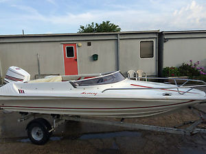 Mustang Waverider speed ski boat with 70 hp johnson outboard engine sa fletcher