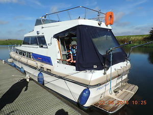 BIRCHWOOD 33 SPORTSMAN WITH FLYBRIDGE
