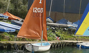 9' Bobbin sailing dinghy