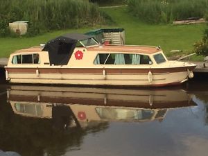 Canal Cruiser for sale - Excellent starter Boat