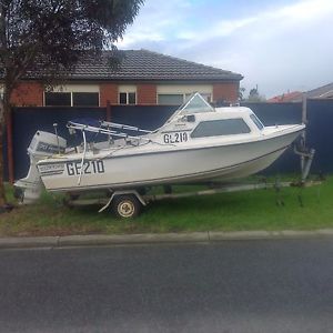 Unicorn Half Cab 4.5M solid and floor transom Evinrude 70 not running has Reg
