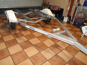cheap jet ski trailer to suit up to 3.4m recently been painted with silver metal