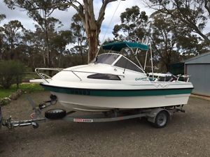 Kingfisher Getaway 4.65 Half Cab Fishing Boat