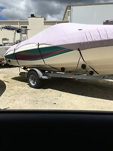 1997 Rinker Captiva