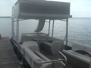 Tahoe Grand Island Pontoon Boat 24'