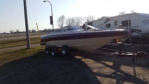 1999 larson 226 LXI 5.0L V8  EFI Volvo Penta.