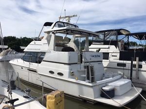 Carver 404 Cockpit Motoryacht