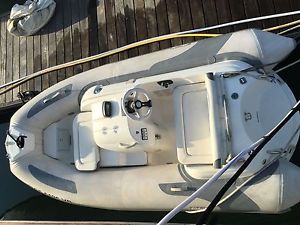 2007 Avon seasport 320 jet boat inflatable  Seasport 330