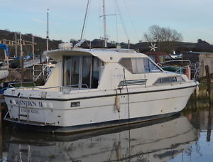 Princess DS30 ideal liveaboard house boat on a scenic mooring