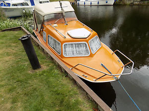microplus 501  explorer nice little  boat